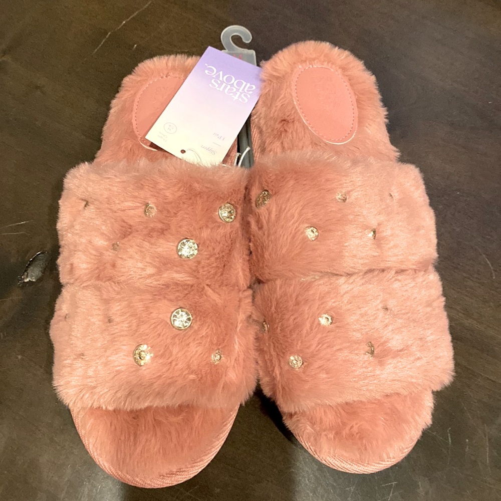 NWT Stars above rhinestone slippers